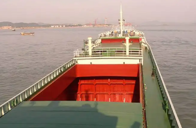 森奧簡(jiǎn)談散貨船與集裝箱船的不同特點(diǎn)