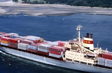 散貨船海運(yùn)作為全球貿(mào)易的重要支柱之一將繼續(xù)發(fā)揮其不可替代的作用