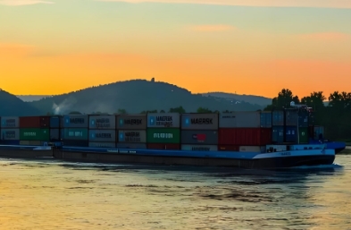 貨代船公司的定義、功能、重要性以及面臨的挑戰(zhàn)