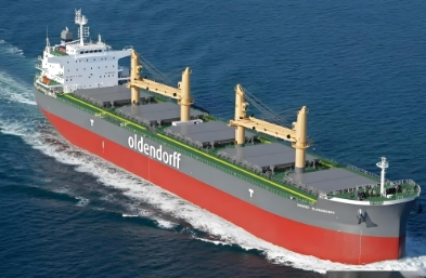 散貨船作為運輸工具不僅可以降低成本、提高效率，還可以為保護環(huán)境做出貢獻