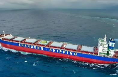 散貨船安全可靠的運(yùn)輸保障等多重優(yōu)勢(shì)，在貨物運(yùn)輸領(lǐng)域發(fā)揮著不可替代的作用