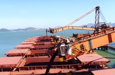 散貨船裝貨的過程、面臨的挑戰(zhàn)以及未來的發(fā)展趨勢